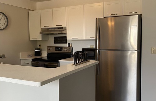 Gilford Condo | Beautiful 1 bedroom condo-sleeps 6.Lake views. PRIME Lacation to all attraction