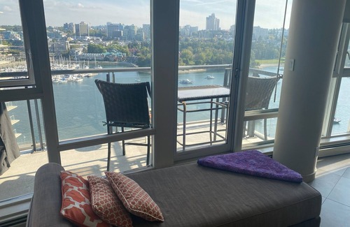 West Side Apartment | Beautiful 1800 Sq Ft Penthouse with Amazing Location in Yaletown