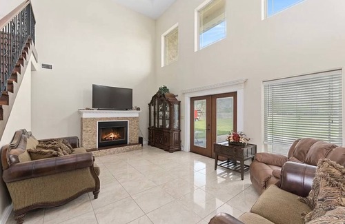Los Fresnos House | Beautiful 2 acre ranch house 20 min from the beach.