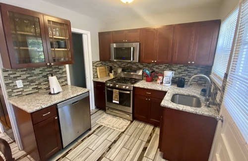 East Shore Condo | Beautiful 2 bdr condo