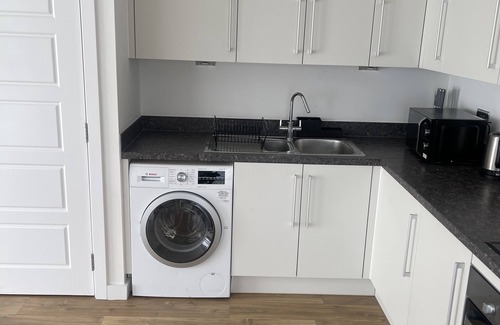 Newham Apartment | Beautiful 2-bed Apartment in London