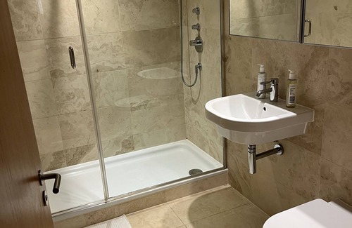 Frognal and Fitzjohns Apartment | Beautiful 2 bed Flat in Finchley Road, Camden