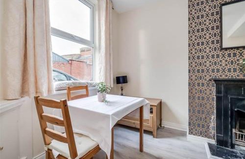 Ormeau House | Beautiful 2 Bed House, South Belfast. 7 Minutes city centre.