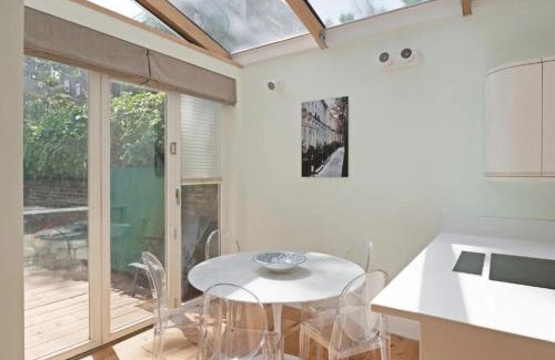 Westbourne Apartment | Beautiful 2-Bed Notting Hill Apt with Garden