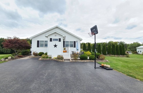 Hopewell Apartment | Beautiful 2 bedroom apartment, close to Canandaigua lake