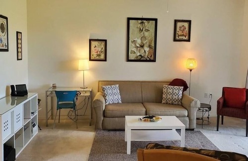 Gateway Condo | Beautiful 2 Br. Condo (72595) by Houzlet