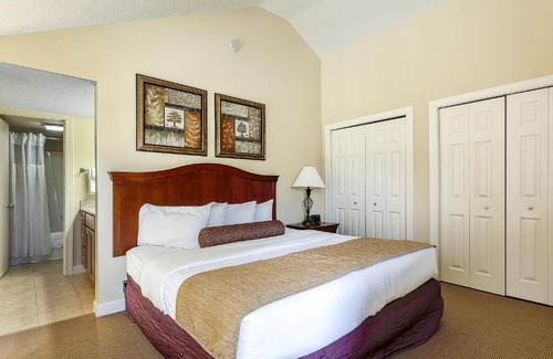 Acme House | Beautiful 2 King BDR with a Loft Golf Course Condo 5569