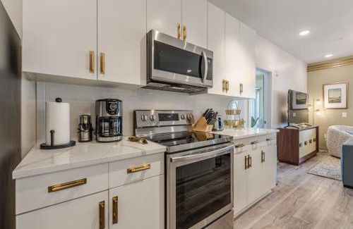 Old Fourth Ward Apartment | Beautiful 2B2B Condo with Free Street Parking 525Pkwy101