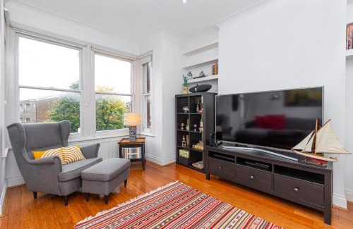Dulwich Apartment | Beautiful 2BR Flat, Peaceful Dulwich, South London