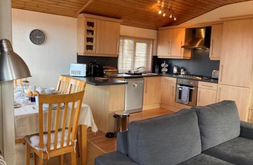 Mullacott Cabin | Beautiful 3-bed Coastal Lodge