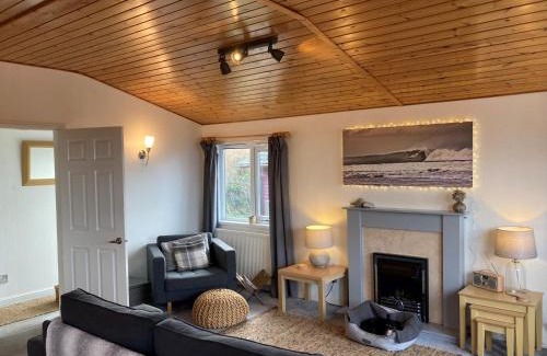 Mullacott Cabin | Beautiful 3-bed Coastal Lodge