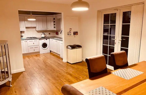 Londonderry House | Beautiful 3-bed House in Londonderry