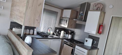 Lydd-on-Sea House | Beautiful 3-Bed Lodge in kent