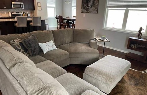 Rockfish House | Beautiful 3 bedroom, 2.5 bath home, in private cul-de-sac.