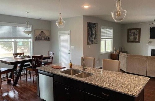 Rockfish House | Beautiful 3 bedroom, 2.5 bath home, in private cul-de-sac.