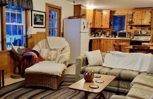 Nobleboro Cottage | Beautiful 3 Bedroom Cottage on Damariscotta Lake