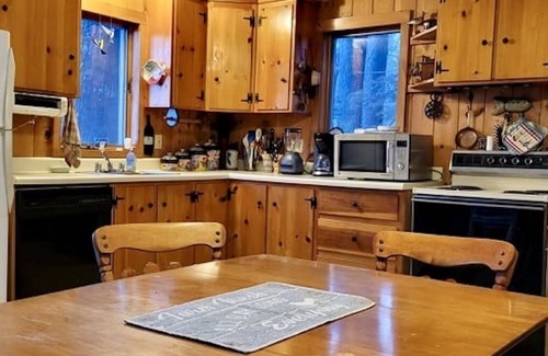 Nobleboro Cottage | Beautiful 3 Bedroom Cottage on Damariscotta Lake