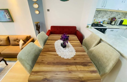 Kusadasi City Centre House | Beautiful 3-bedroom House With Sea View and Garden