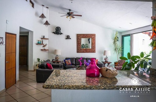 San Antonio Tlayacapan Villa | Beautiful 3 Bedroom Villa with Free Parking in La Floresta, Ajijic