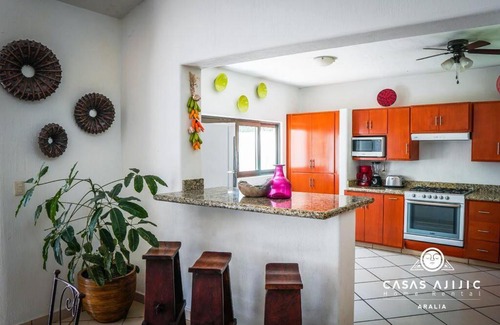 San Antonio Tlayacapan Villa | Beautiful 3 Bedroom Villa with Free Parking in La Floresta, Ajijic