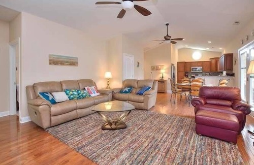 Tranquil Harbour House | Beautiful 3 BR/2.5 BA Home-Close to Beach & Waterway-Private POOL-Sleeps 8