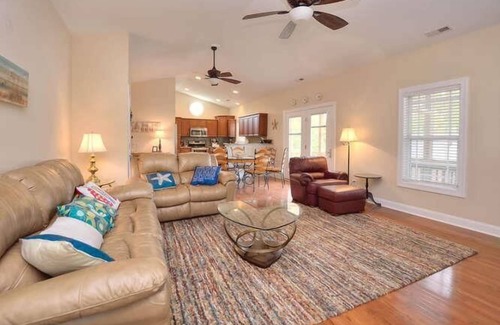 Tranquil Harbour House | Beautiful 3 BR/2.5 BA Home-Close to Beach & Waterway-Private POOL-Sleeps 8