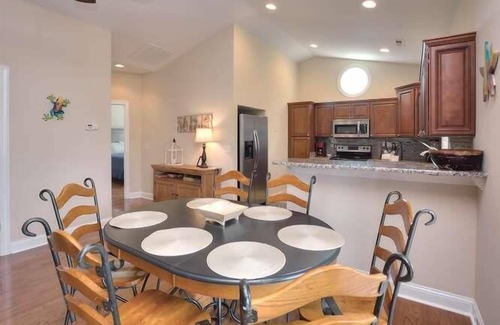Tranquil Harbour House | Beautiful 3 BR/2.5 BA Home-Close to Beach & Waterway-Private POOL-Sleeps 8