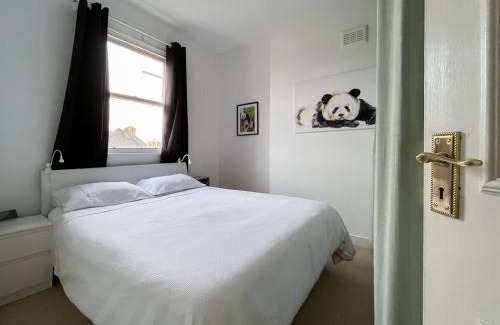 Junction Apartment | Beautiful 3BD Flat in Archway London