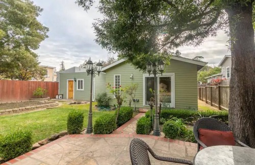 Burlingame House | Beautiful 3bed/2bath home in Burlingame