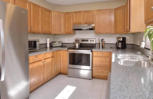 Tranquil Harbour House | Beautiful,3BR/2BA-2 Minute Drive to BEACH-Close to Stores&Restaurants-Sleeps 8