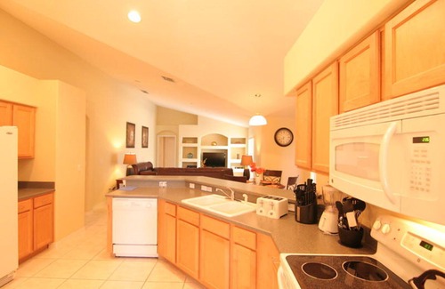 Orange Tree Villa | Beautiful 4 Bed/3 Bath Villa + Disney&Golf + Large South-Facing private Pool/Spa