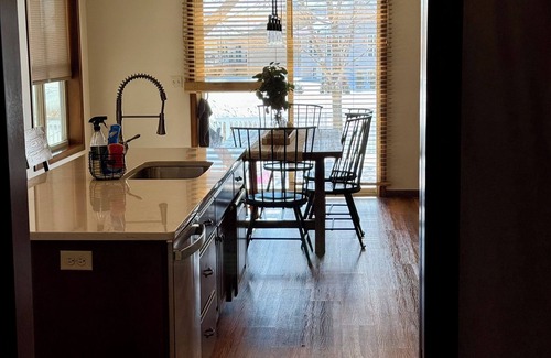 De Pere House | Beautiful 4 bedroom house located in West Depere. Just 7 miles from Lambeau!
