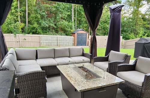 Kannapolis House | Beautiful 4 bedroom Backyard Oasis
