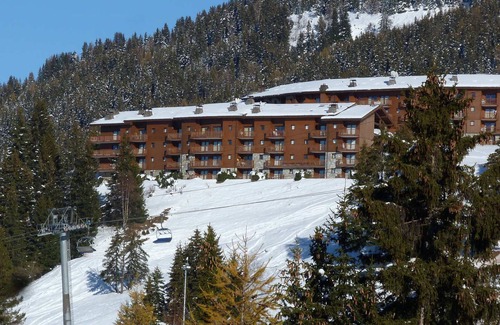 Arc-1800 Apartment | Beautiful 4-Room Apartment, 7 People, Ski-In/Ski-Out in Arc 1800