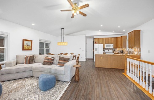 Newaygo House | Beautiful 4 season, 3 bd, 2.5 bath, private beach. AC. Pontoon available.