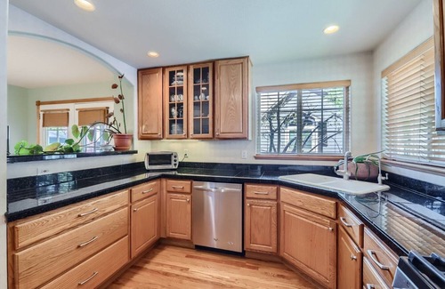 Broomfield House | Beautiful 4BR Home. Between Boulder & Denver. Quiet Cul-du-Sac.