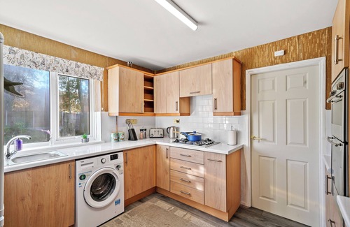 Aylesbury House | Beautiful 5 Bedroom House Free Parking, Aylesbury