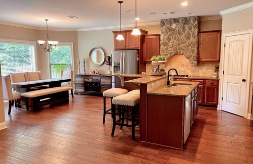 North Augusta House | Beautiful 5 BR, 3 BA, home only minutes away from the Masters and Peach Jam!