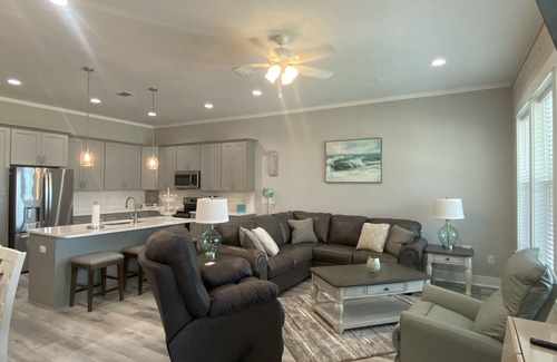 Gulf Shores Cottage | Beautiful 6 Bedroom Beach House with private pool!