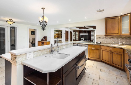 Seybold Villa | Beautiful 7 Bedroom Villa with Pool, Basketball & Movie Theater! Fits 18!
