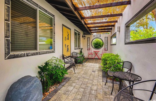 Rancho Oakey House | Beautiful 7BD/5BA Rare Villa Near Vegas Strip-3.5mi
