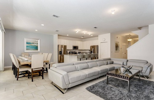Loughman House | Beautiful 9 bedroom pool home located in the Solterra Resort! 9 Home by RedAwning