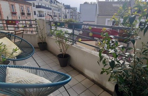 Les Lilas Apartment | Beautiful 90 m2 apartment with modern balconies 2 minutes from the metro, 5 minutes from Paris Ideal for families
