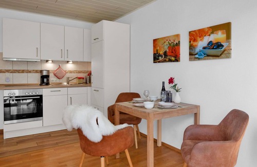 Warwerort Apartment | Beautiful apartment for 3 people with WIFI, TV, balcony and pets allowed