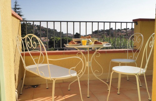 Collioure Villa | Beautiful air-conditioned villa with pool & WIFI, easy walk to beach and town.