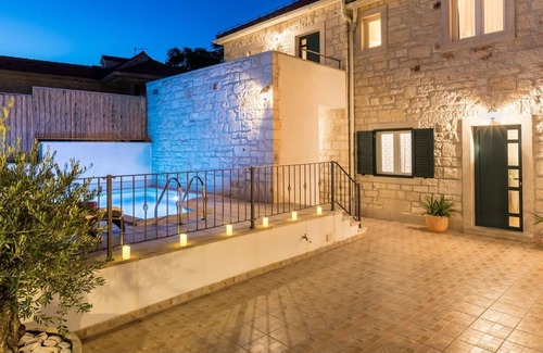 Selca Cabin | Beautiful and authentic Dalmatian house with private pool, 1,5 km from the sea