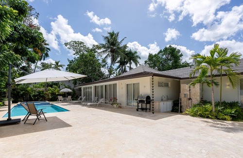Las Piedras Villa | Beautiful and Cozy 4Bdr Villa in CDC/Pool, Jacuzzi