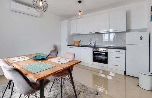 Starigrad Apartment | Beautiful and modern apartment with stunning sea views.