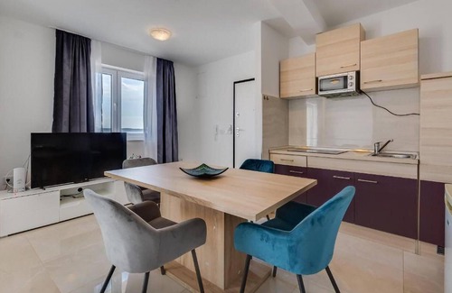 Starigrad Apartment | Beautiful and modern apartment with stunning sea views.