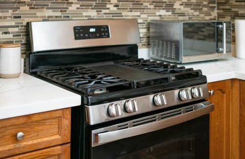 Brampton House | Beautiful and Spacious ~ 5 BR, 3.5 WR ~ Brampton